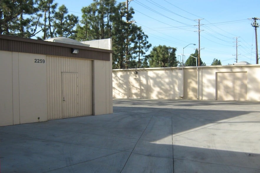 More Photos Of 1601 E Warner Ave, Santa Ana Industrial For Lease