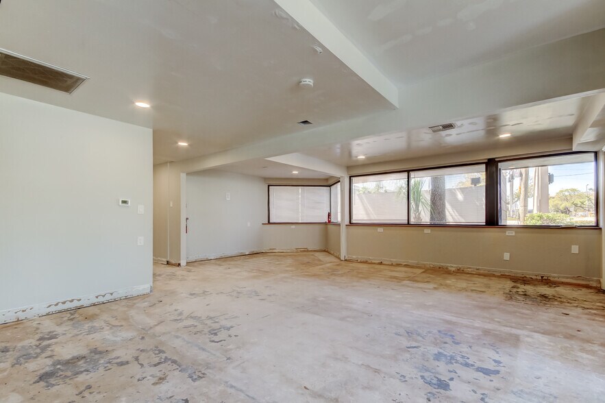 More Photos Of 7603 Seminole Blvd, Seminole Medical For Sale