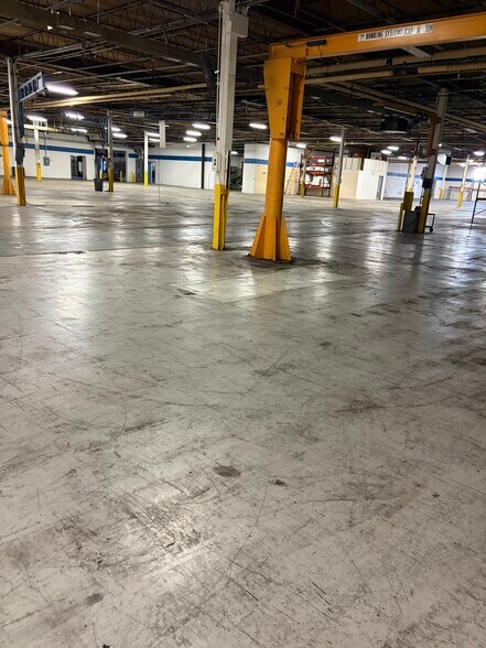 More Photos Of 820 Cochran St, Statesville Warehouse For Lease