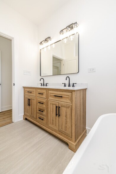 More Photos Of 544 Lawndale ave, Chicago Apartments For Sale