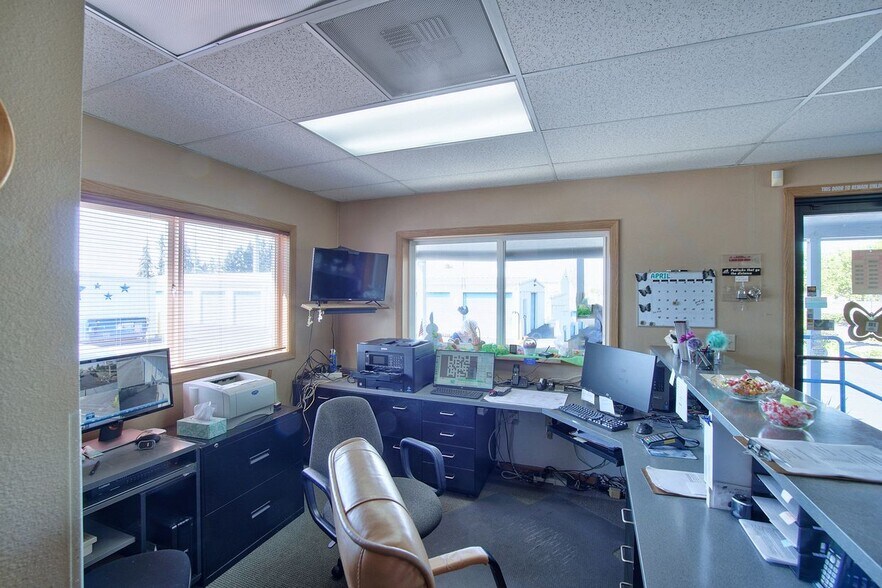 More Photos Of 931 N 1st St, Silverton Self Storage For Sale