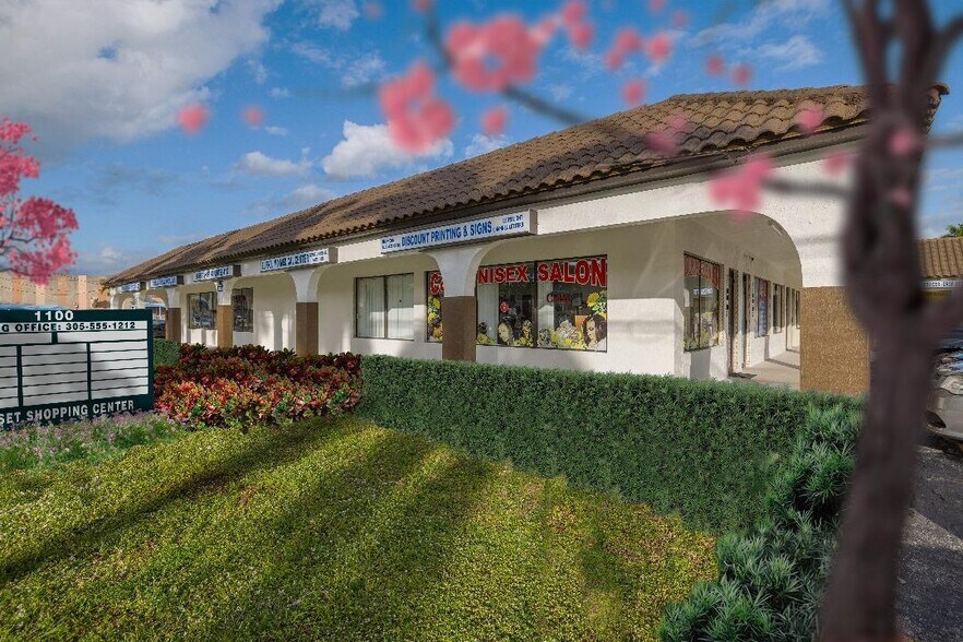 More Photos Of 1120 Sunset Strip, Sunrise Freestanding For Lease