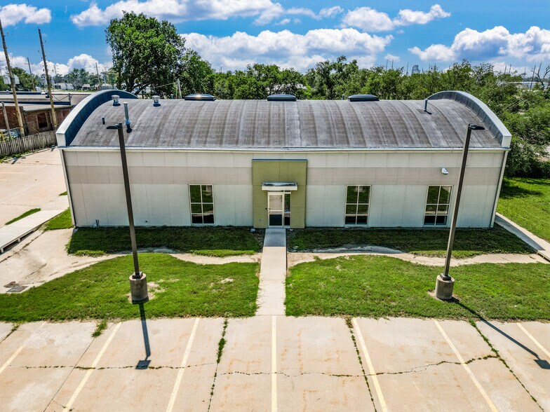 More Photos Of 500 W 1 St Ave, Hutchinson Office For Sale