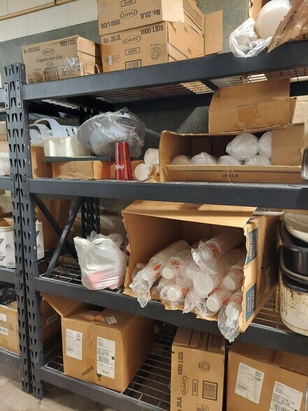 More Photos Of 101 Caldwell St, Paris Restaurant For Lease