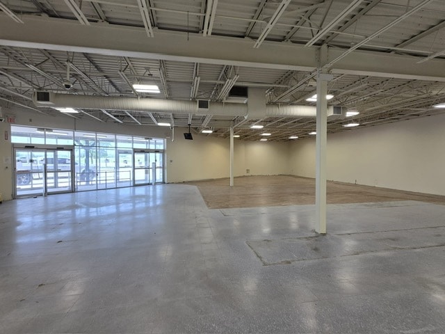 More Photos Of 1780 Wharncliffe Rd S, London Freestanding For Sale