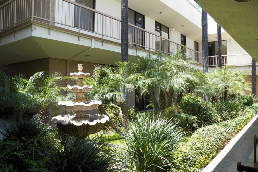 More Photos Of 225 E Airport Dr, San Bernardino Medical For Lease