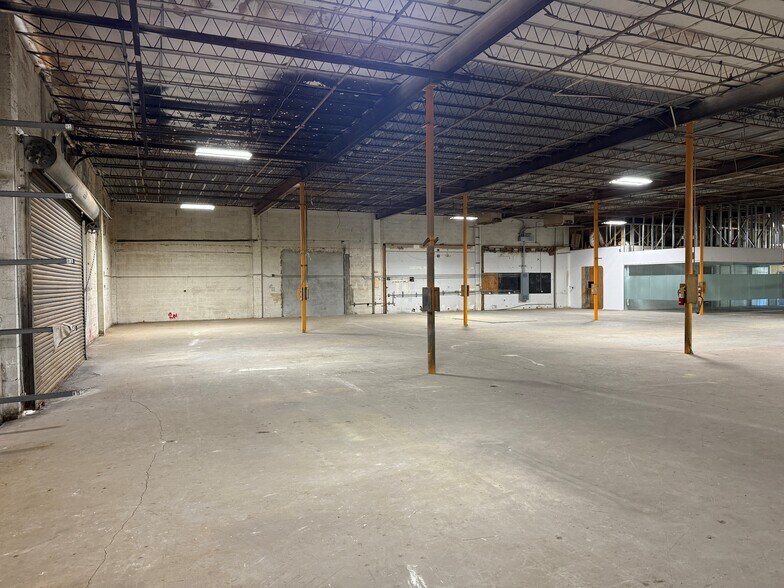 More Photos Of 5150 NW 37th Ave, Miami Warehouse For Lease