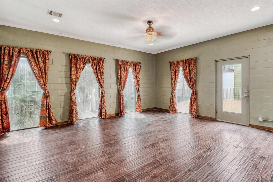 More Photos Of 1607 Bonner St, Houston Specialty For Sale