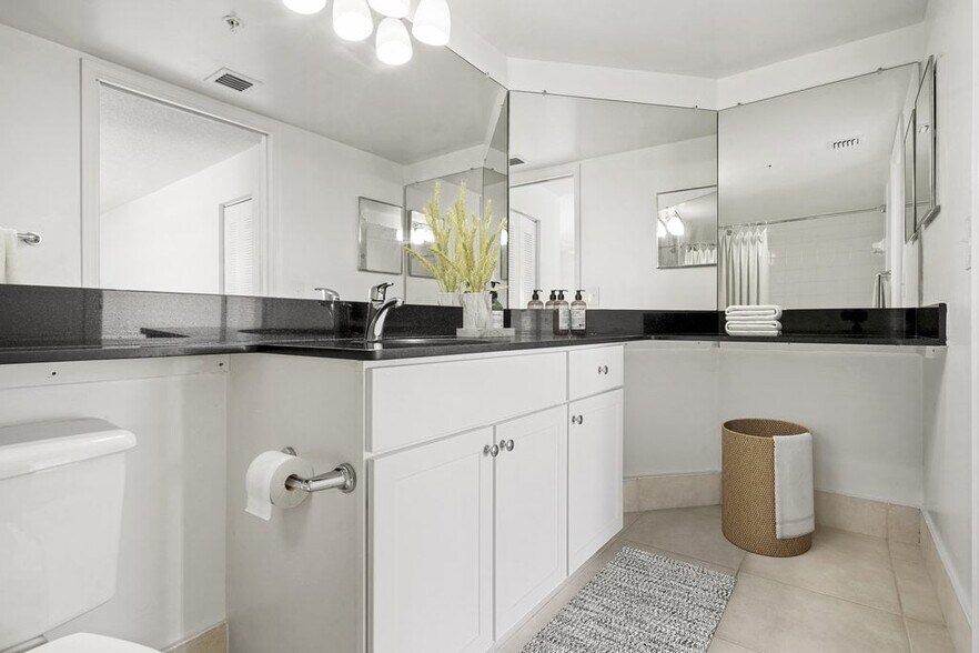 More Photos Of 353-383 Aragon Ave, Coral Gables Apartments For Lease