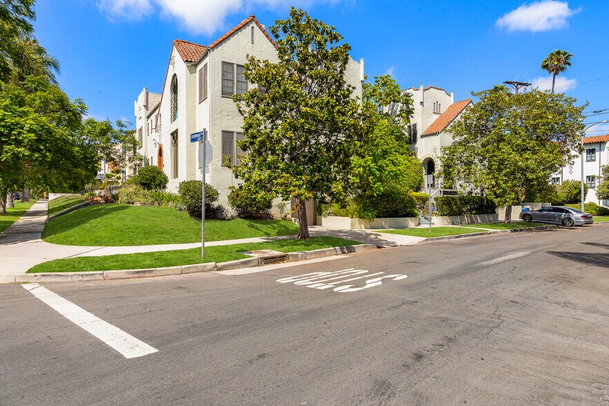 More Photos Of 1040 S Longwood Ave, Los Angeles Apartments For Sale