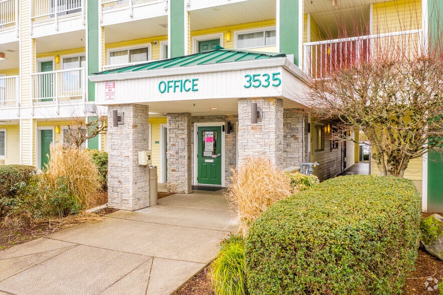 More Photos Of 3535 Fisher Rd NE, Salem Hotel For Sale
