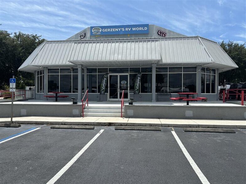 More Photos Of 4369 Tamiami Trl, Port Charlotte Auto Dealership For Lease