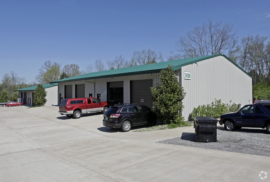 More Photos Of 3924-3926 Dickerson Pike, Nashville Service For Lease
