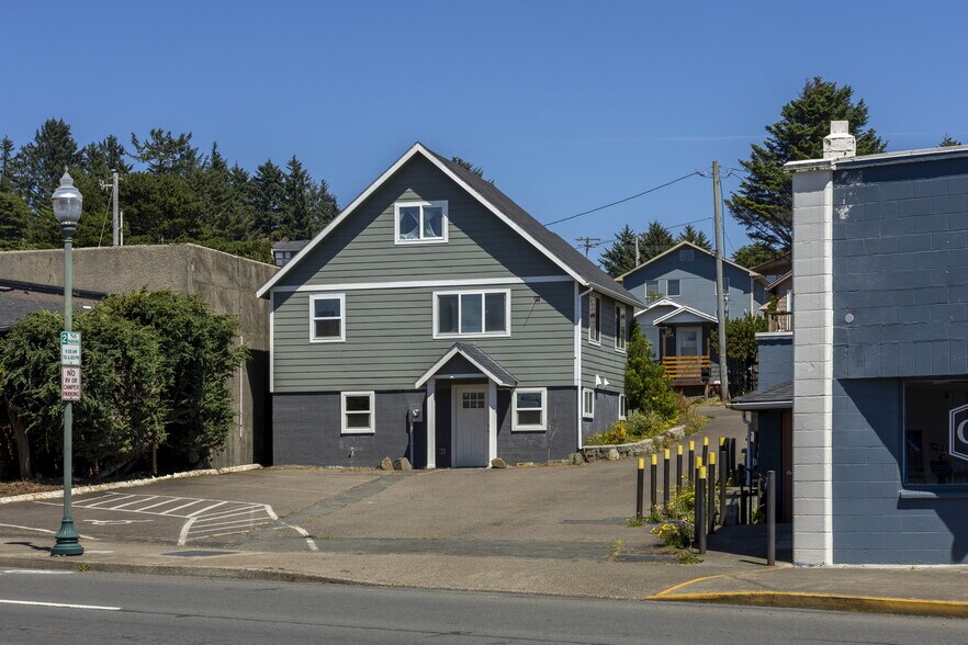 More Photos Of 1330 NE Highway 101, Lincoln City Restaurant For Sale