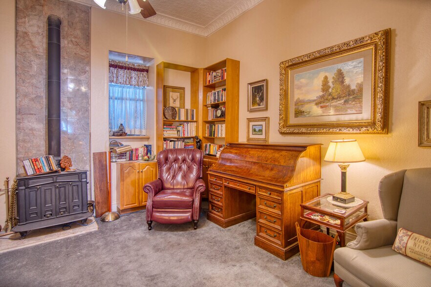 More Photos Of 226 Fort McKavitt St, Mason Hospitality For Sale