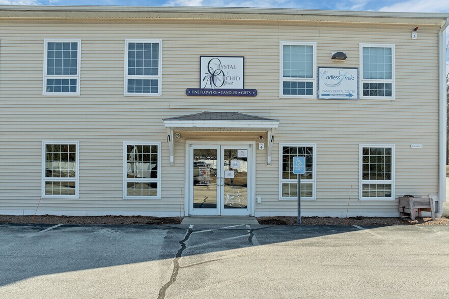 More Photos Of 45 Londonderry Tpke, Hooksett Office For Lease