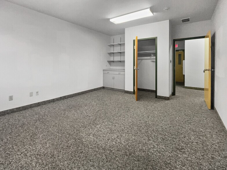 More Photos Of 608 N High St, Millville Medical For Sale
