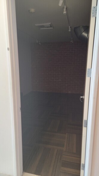 More Photos Of 4716 Vineland Ave, North Hollywood Loft Creative Space For Lease