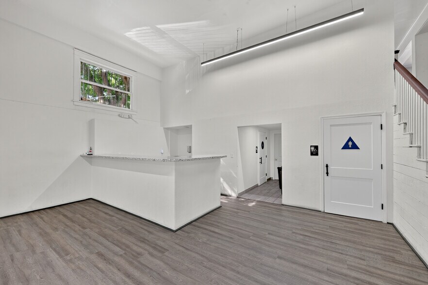 More Photos Of 1300-1340 Broadway Ave, Atwater Storefront For Lease