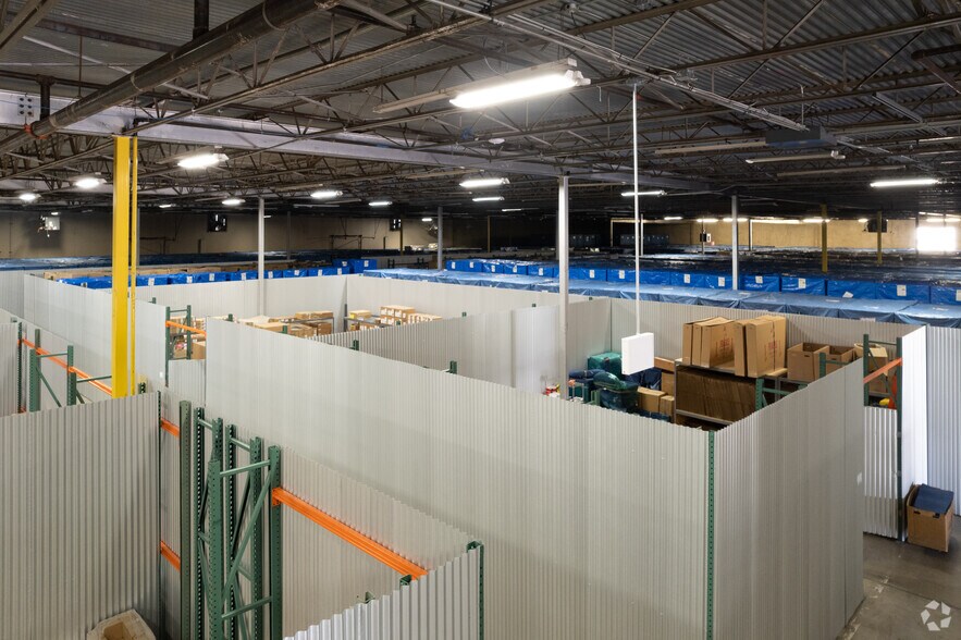 More Photos Of 4545 Spring Valley Rd, Farmers Branch Warehouse For Lease