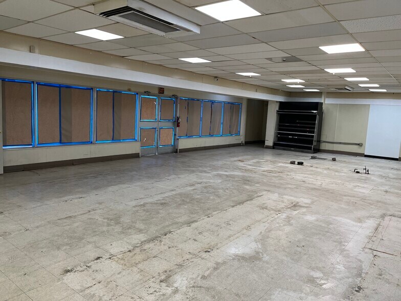 More Photos Of 4833 Coronado Pky, Cape Coral Convenience Store For Sale