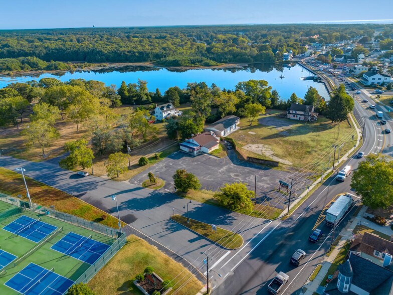 More Photos Of 111 Lakeside Dr, Tuckerton Light Distribution For Sale