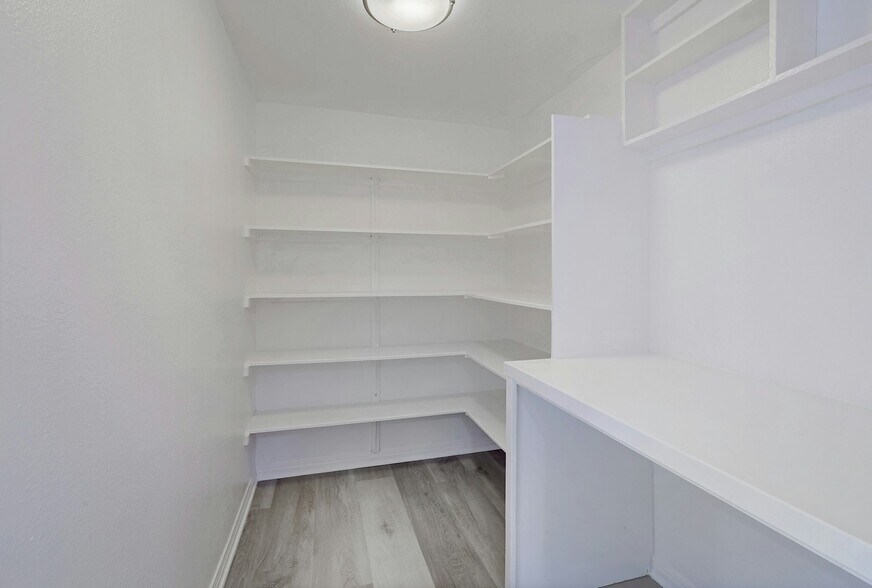 More Photos Of 2028 W Ben White Blvd, Austin Office For Lease