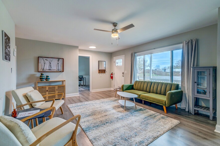 More Photos Of 2703 Spruill Ave, North Charleston Office For Sale