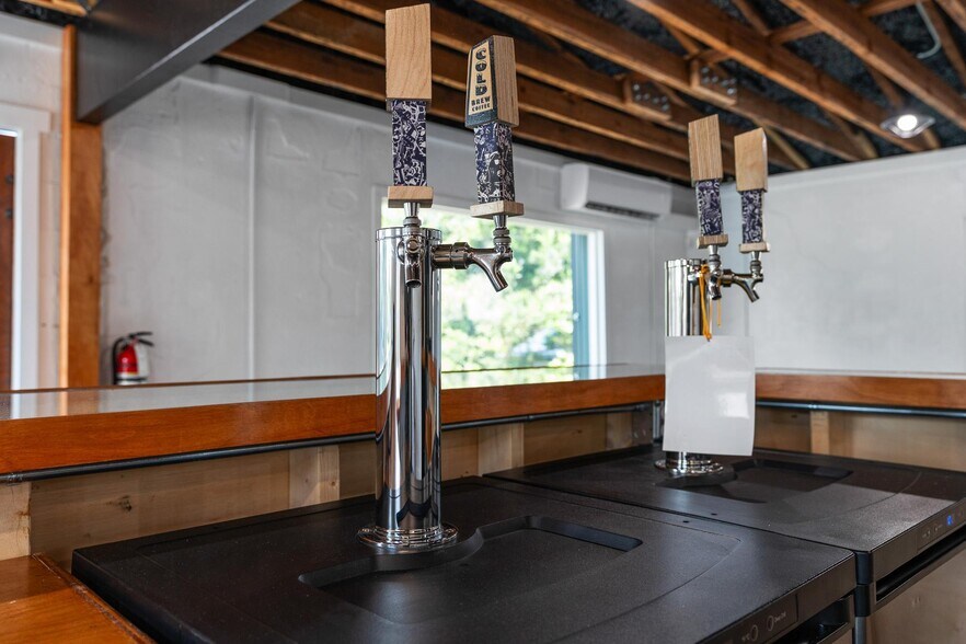 More Photos Of 209 Palmetto Ave, Longwood Restaurant For Lease