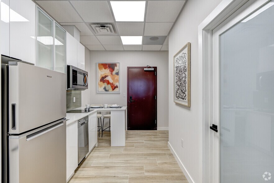 More Photos Of 9800 Centre Pky, Houston Office For Lease