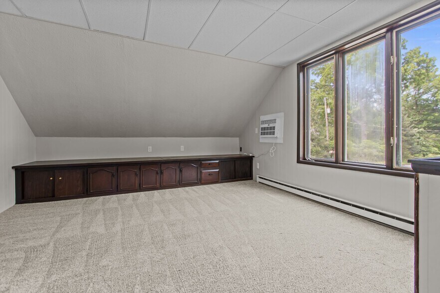 More Photos Of 1903 E Apple Creek Rd, Appleton Apartments For Sale