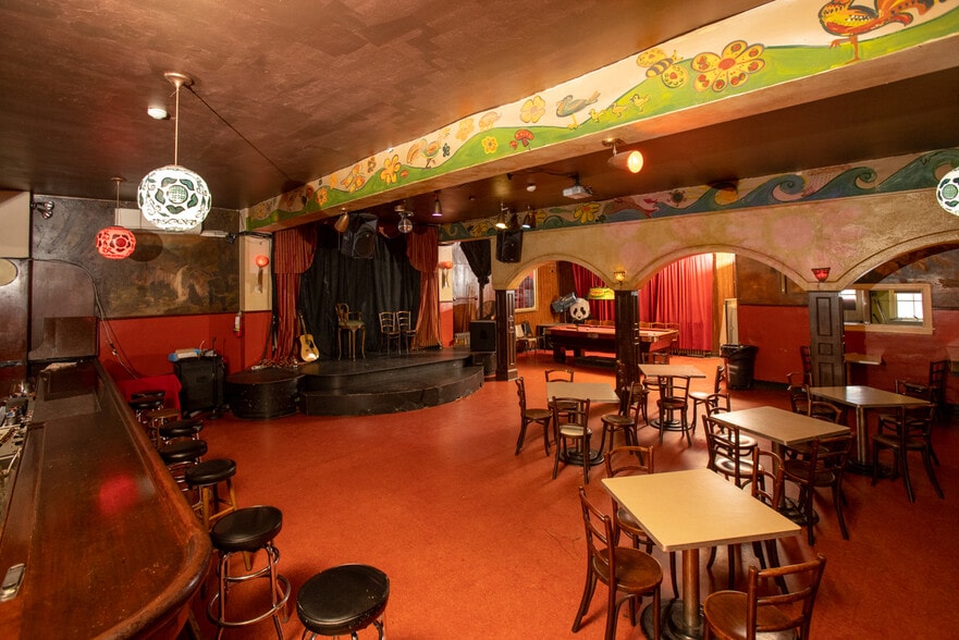 More Photos Of 414-416 Green St, Philadelphia General Retail For Sale