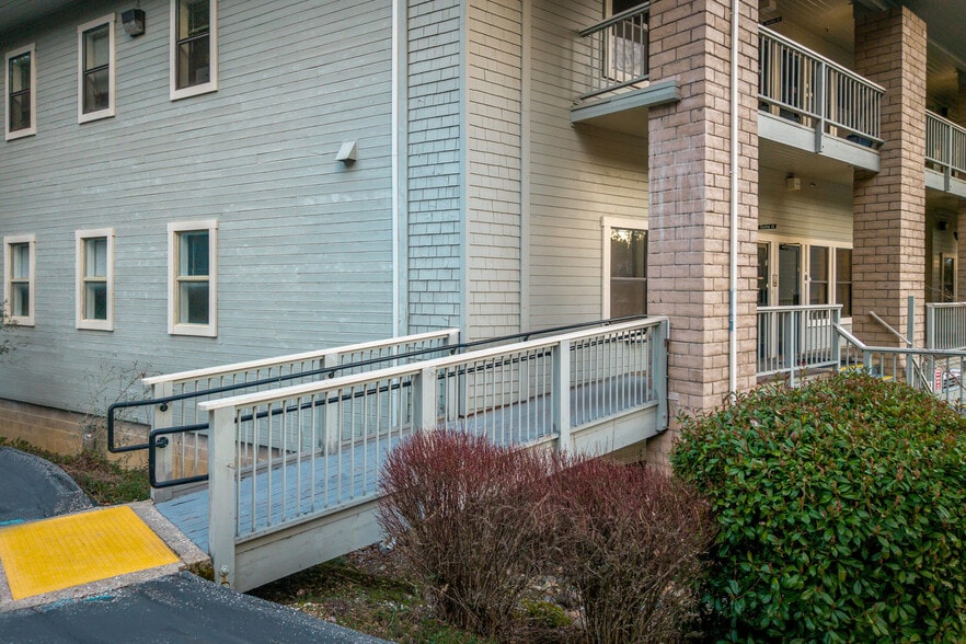 More Photos Of 117 New Mohawk Rd, Nevada City Office For Sale