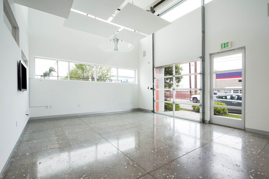 More Photos Of 215-237 California St, El Segundo Loft Creative Space For Lease