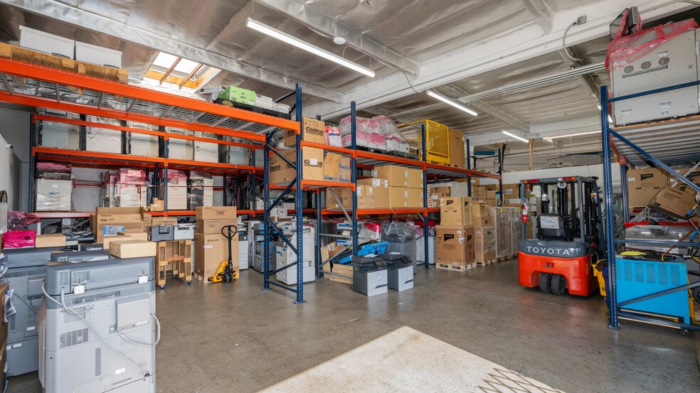 More Photos Of 1132-1140 E Valencia Dr, Fullerton Warehouse For Sale