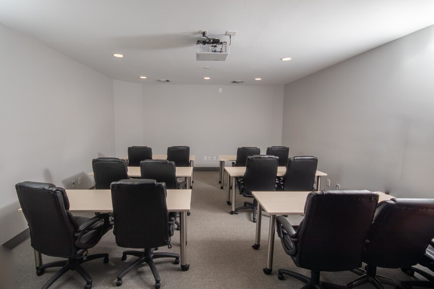 More Photos Of 4105 E Broadway, Long Beach Office For Lease