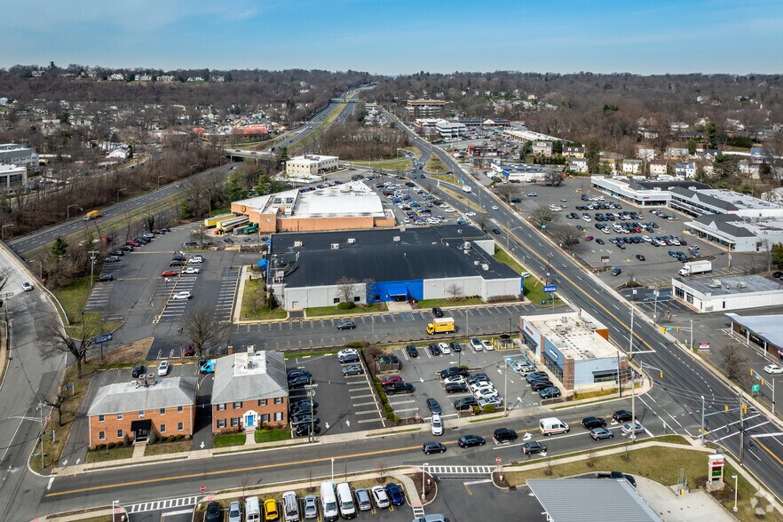 More Photos Of 715 Morris Tpke, Springfield Freestanding For Lease