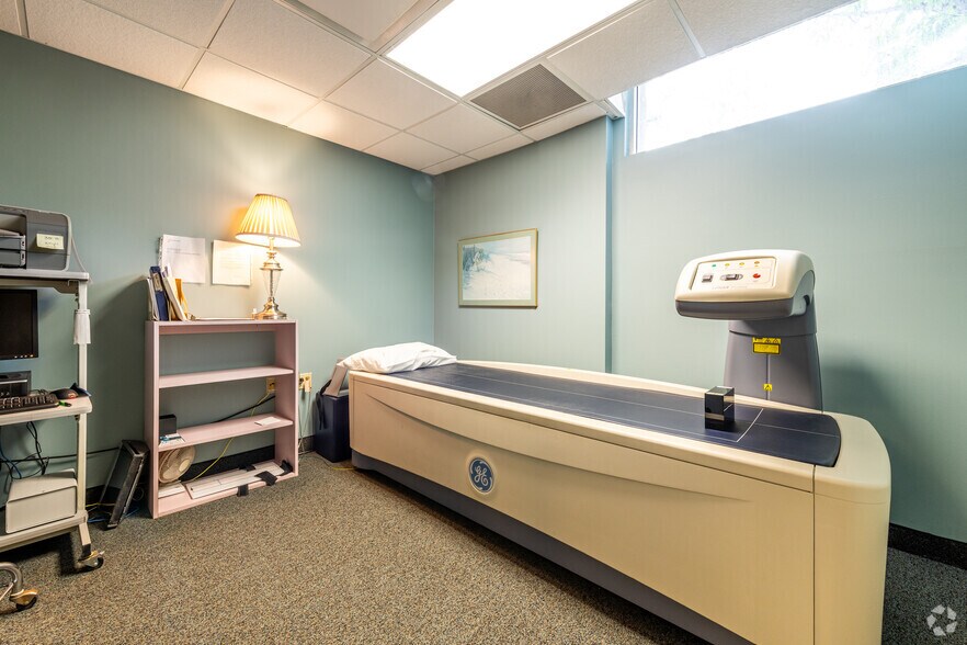 More Photos Of 5 Severance Cir, Cleveland Heights Medical For Lease