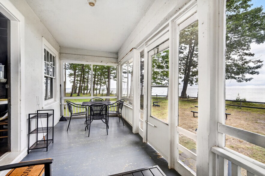 More Photos Of 6 Lotus Bay rd, Irving Multifamily For Sale