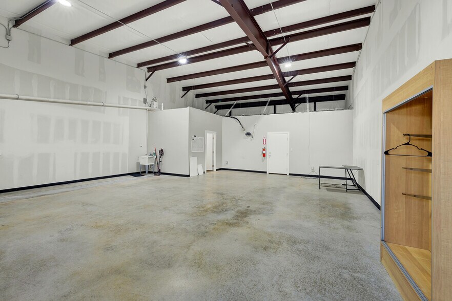 More Photos Of 3556 FM 78, McQueeney Unknown For Lease