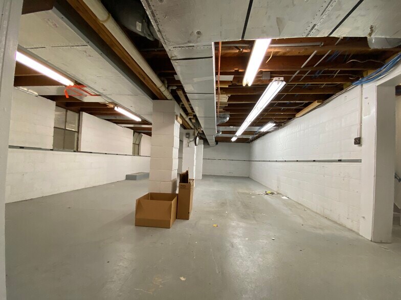 More Photos Of 915 N Hanover St, Elizabethtown Medical For Sale