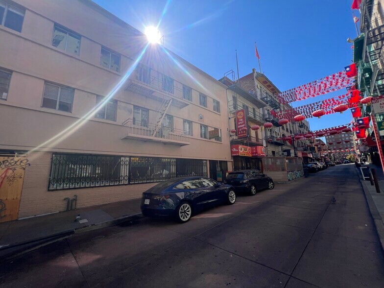 More Photos Of 160 Waverly Pl, San Francisco Storefront Retail Office For Lease