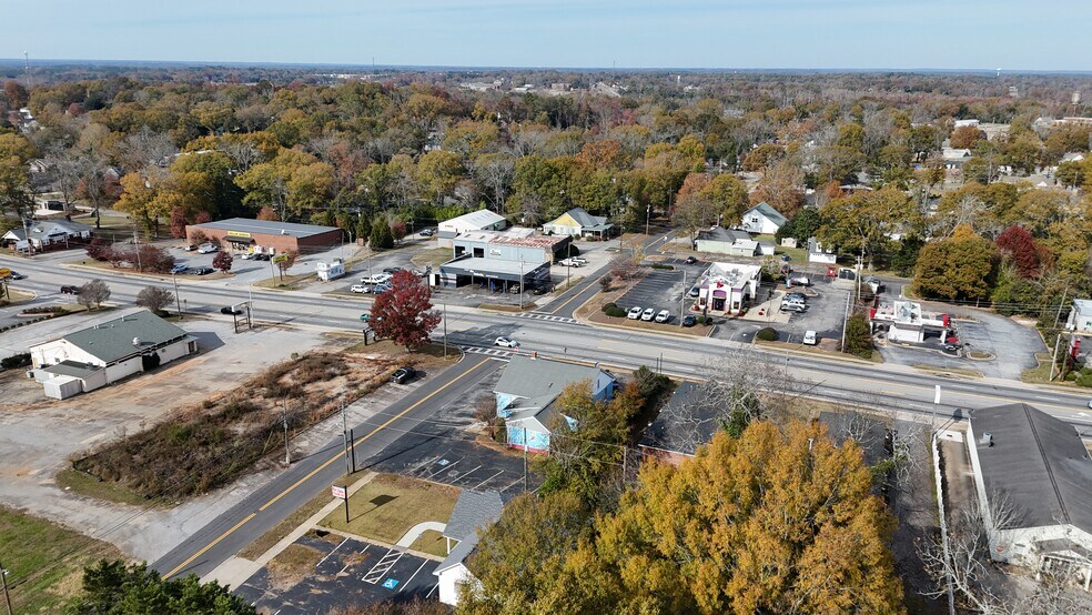 More Photos Of 732 W Taylor St, Griffin General Retail For Sale