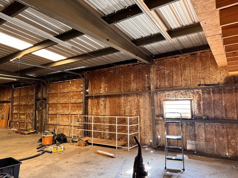 More Photos Of 603 Lake Murray Dr E, Ardmore Flex For Sale