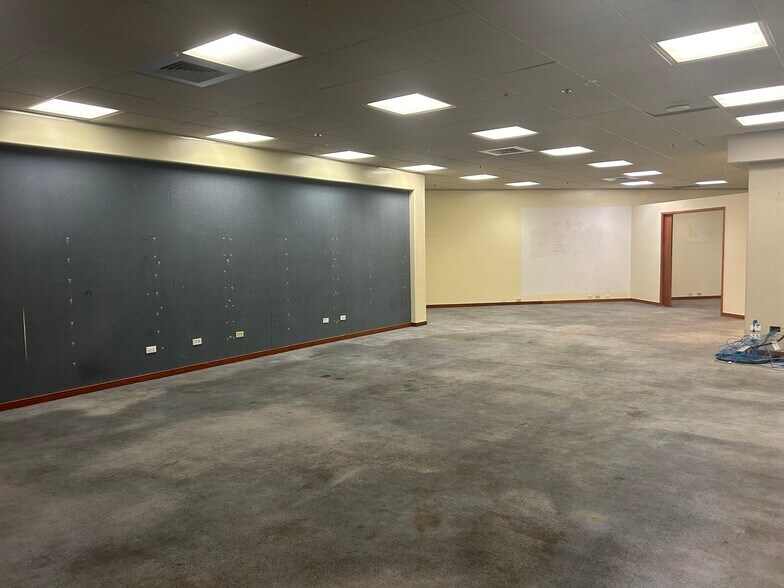 More Photos Of 410 Atkinson Dr, Honolulu Hotel For Lease