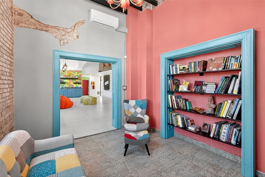 More Photos Of 1034 S Kingshighway Blvd, Saint Louis Office For Sale