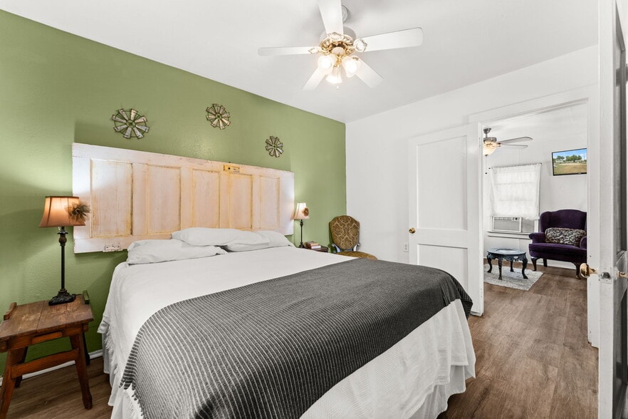 More Photos Of 702 W Wallace St, San Saba Hotel For Sale