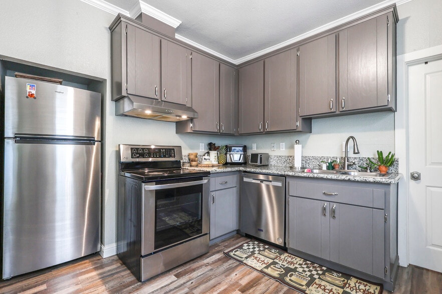 More Photos Of 517 13th St, Sacramento Multifamily For Sale