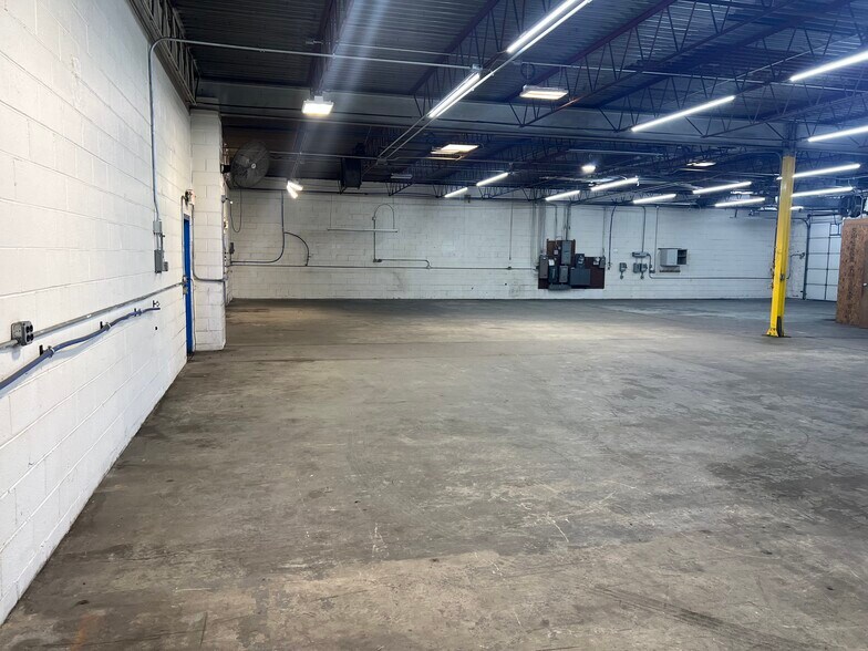 More Photos Of 119 Horsham Rd, Horsham Township Light Distribution For Lease