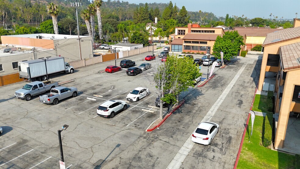 More Photos Of 515-525 N Azusa Ave, La Puente Office For Lease